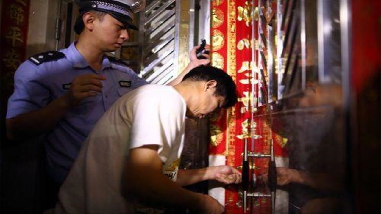 柳州请开锁师傅开了锁后，师傅为什么一般都不进门，就算主人请也不进去？